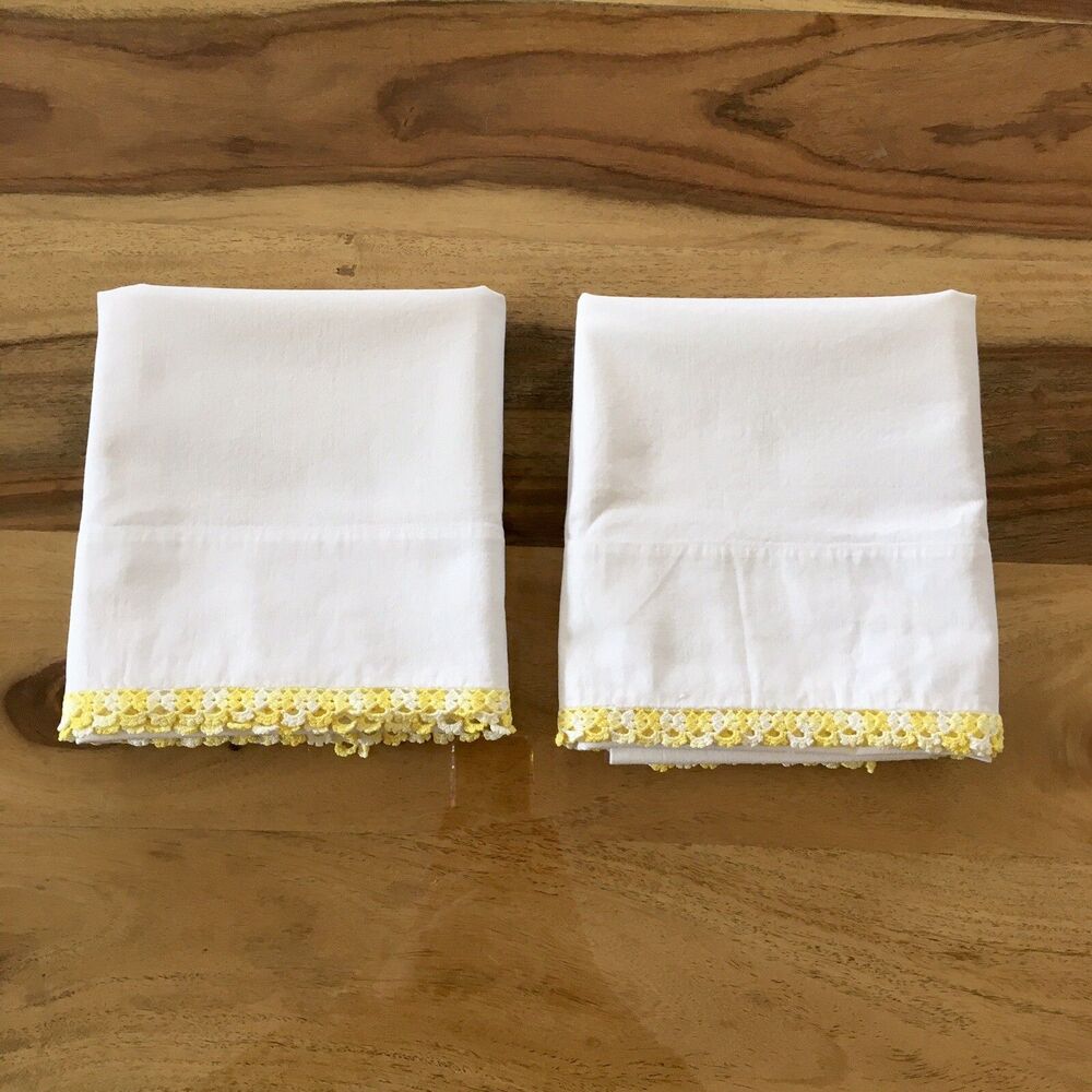 Standard Size Pillow Case set with Yellow hand crocheted trim vintage - Picture 6 of 6